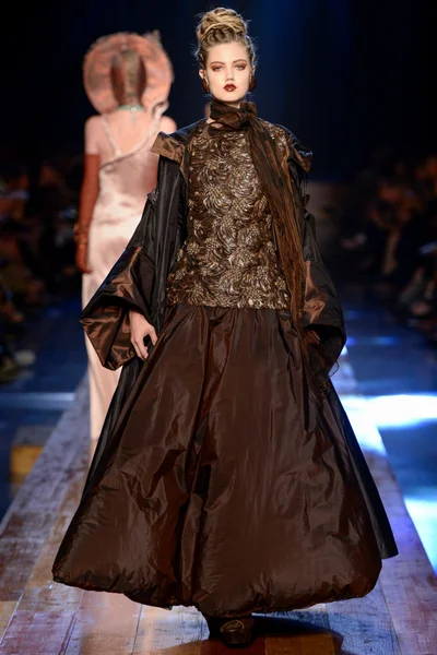 Look 37
